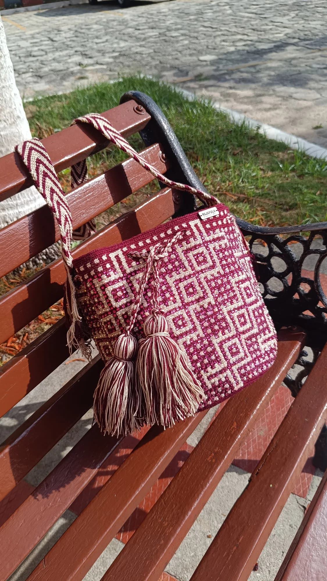 Mochila mediana piedras