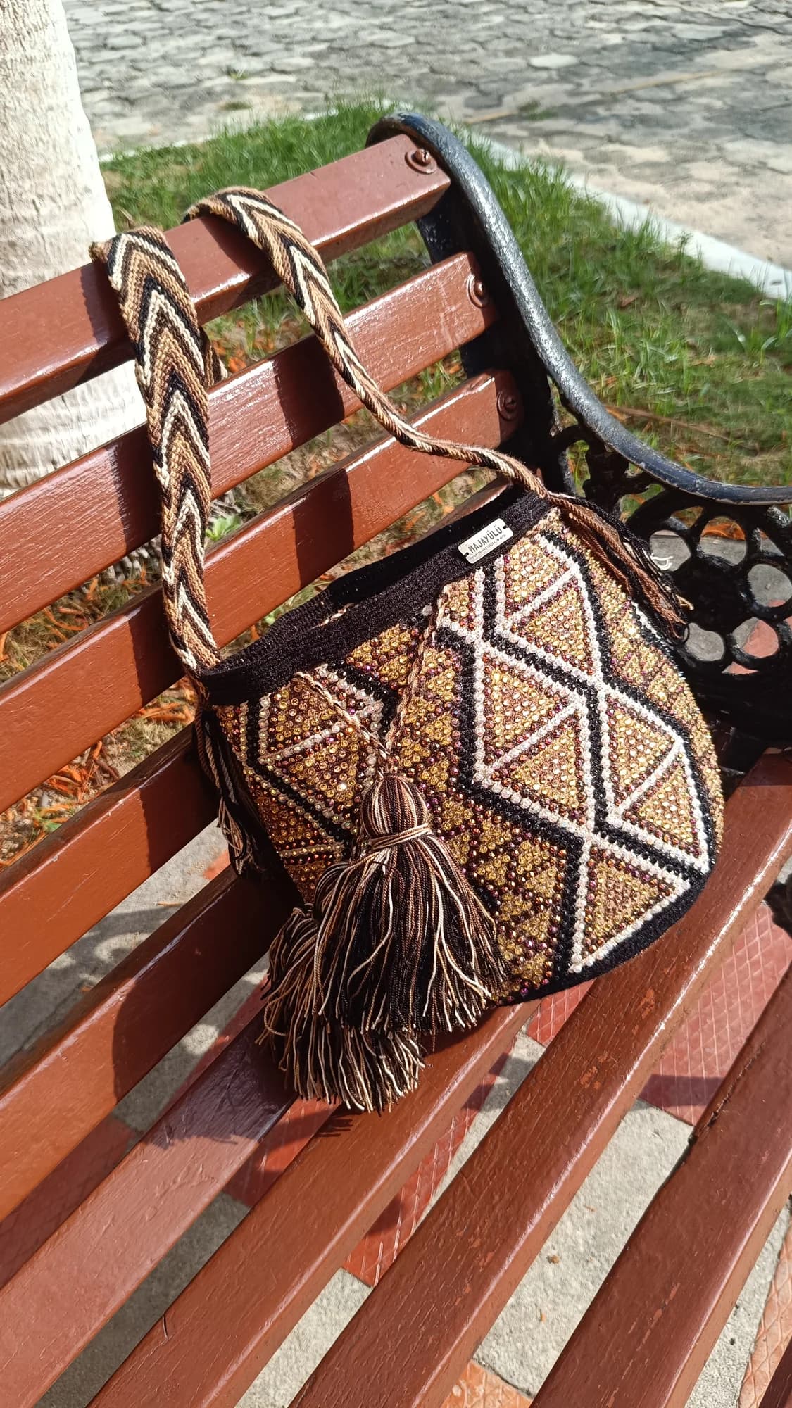 Mochila mediana piedras