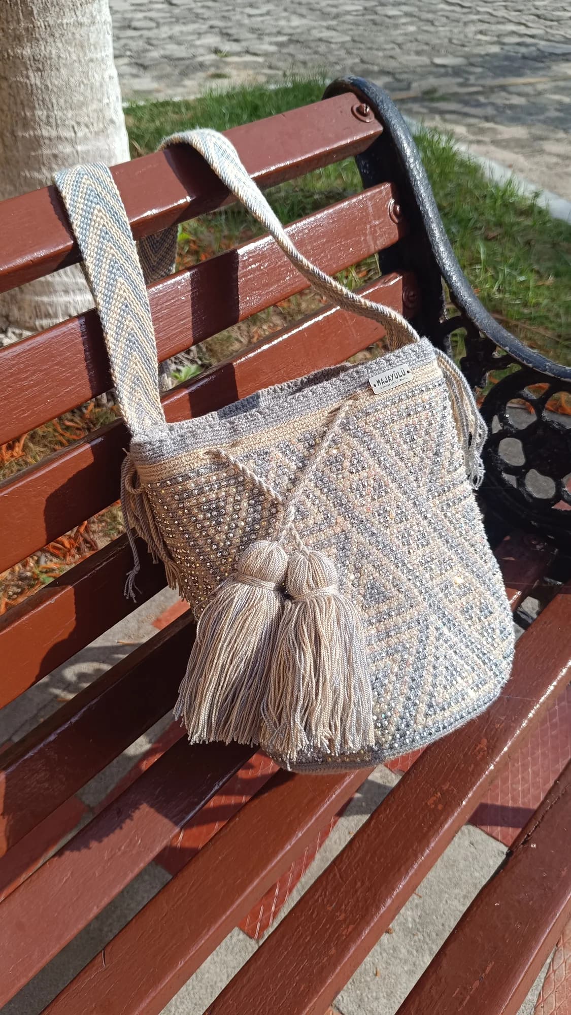 Mochila mediana piedras