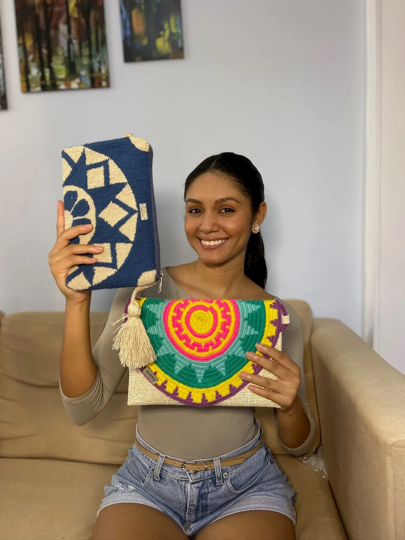 Borlas tupidas de una mochila wayuu