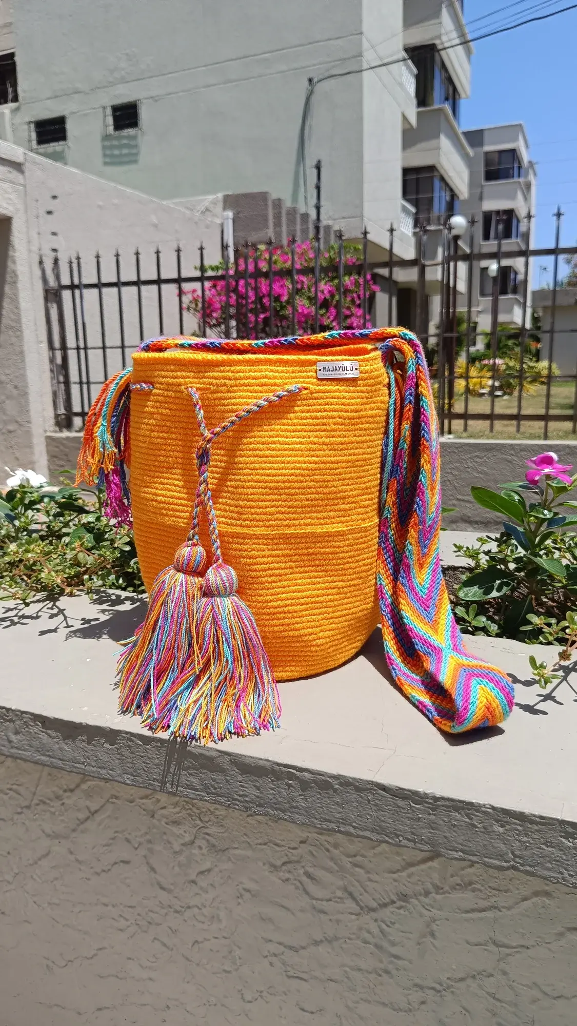 Mochila mediana unicolor · 005