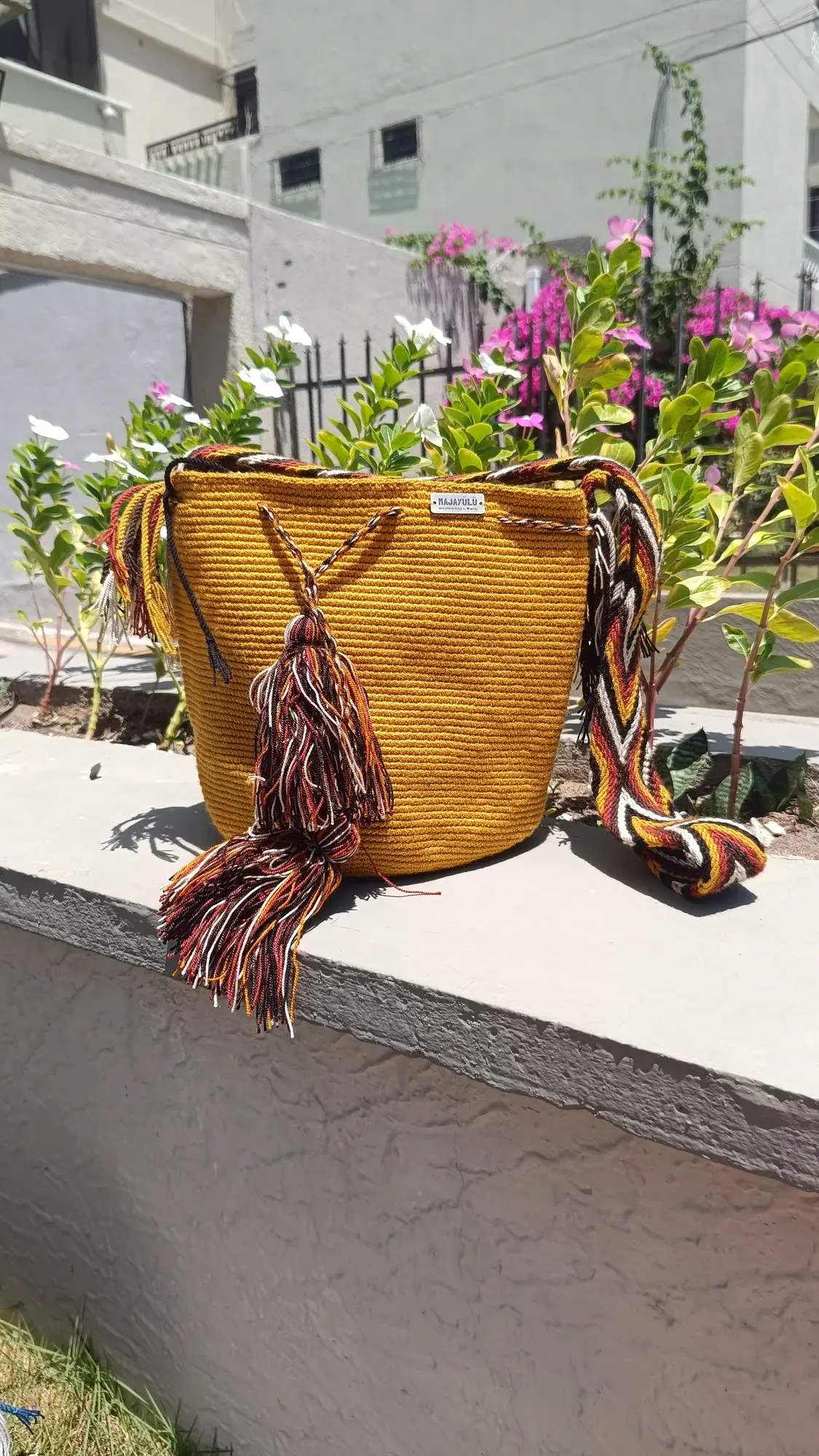 Mochila mediana unicolor · 009